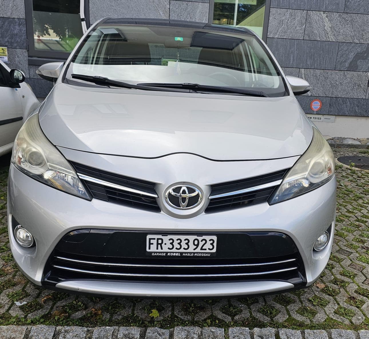 Fahrzeuge für Event-Transport und Gästebeförderung.